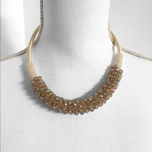 Francesca’s Collections Champagne Crystal Rounded Collar Statement Necklace - Picture 1 of 4